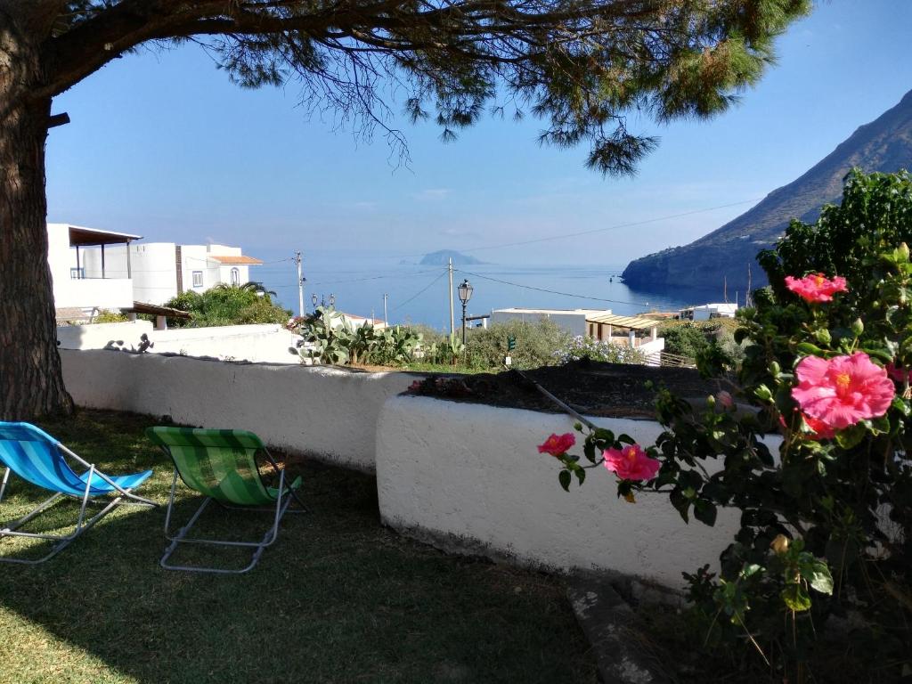 Case Vacanza Cafarella — Hotel in Malfa