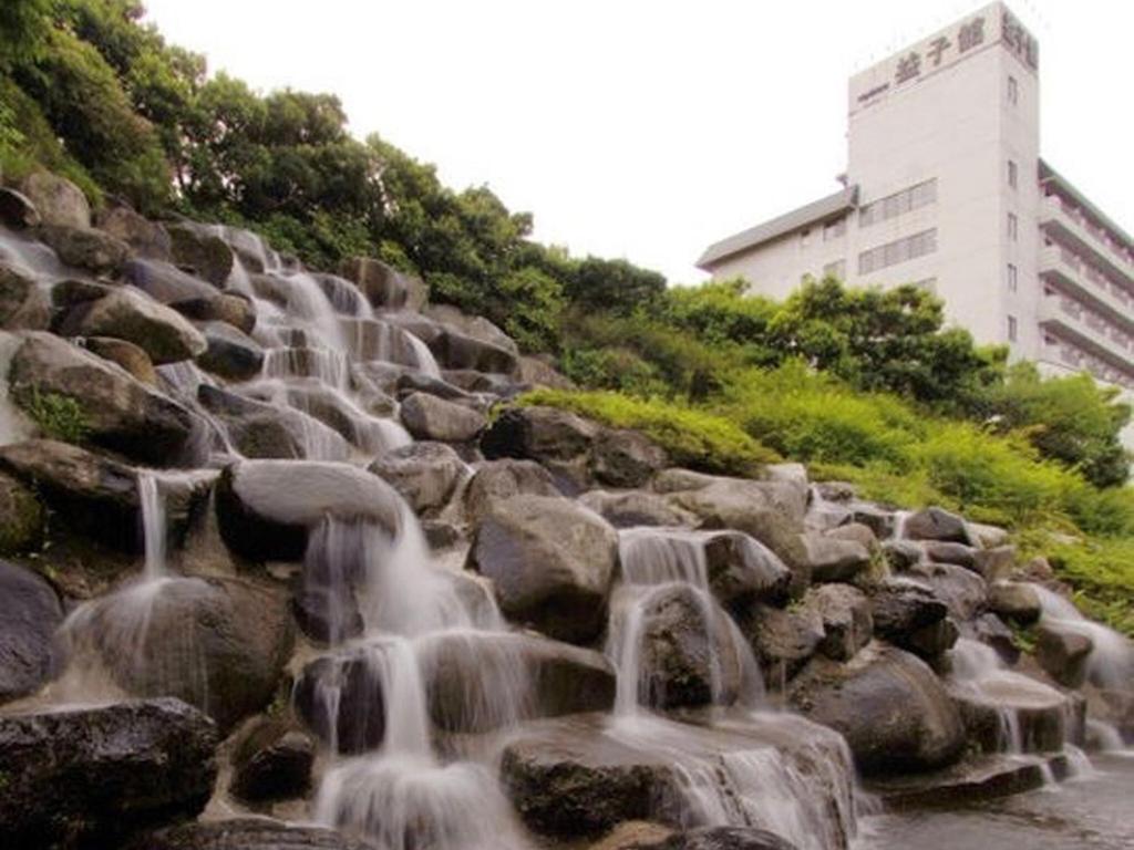 Hot spring bath