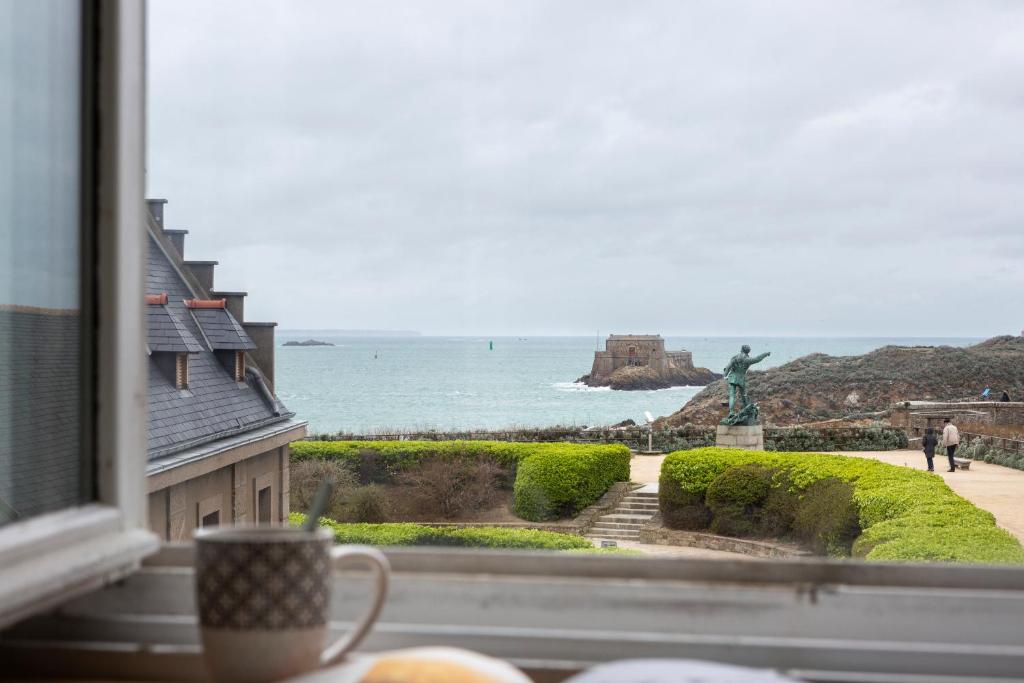Le Plongeoir by Cocoonr, Saint-Malo