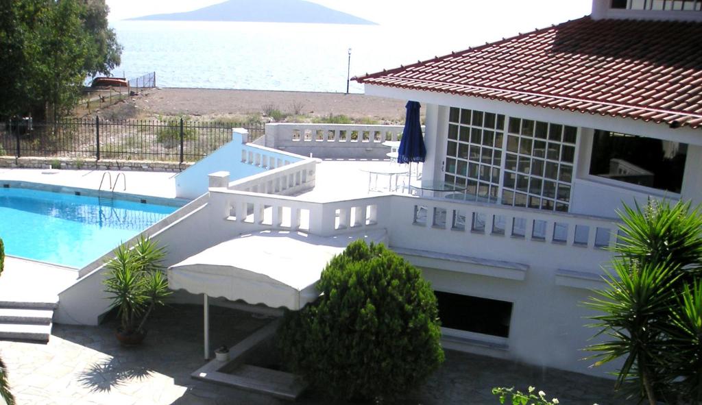 Candia House photo