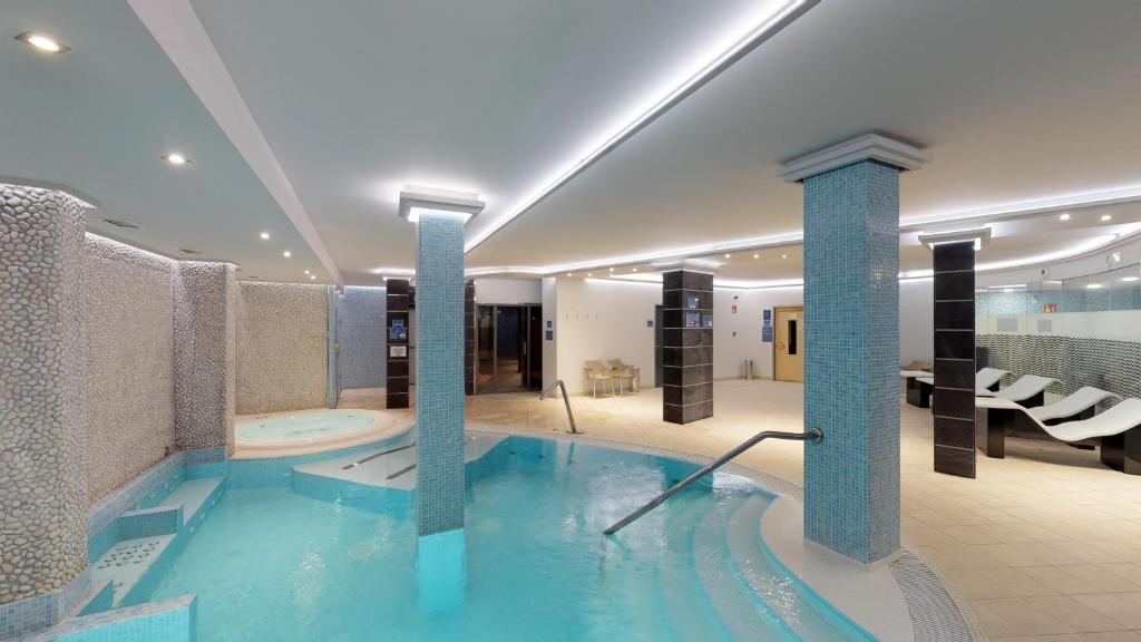 HL Suite Nardos - Only Adults — Swimming pool in Playa del Ingles, Canary Islands