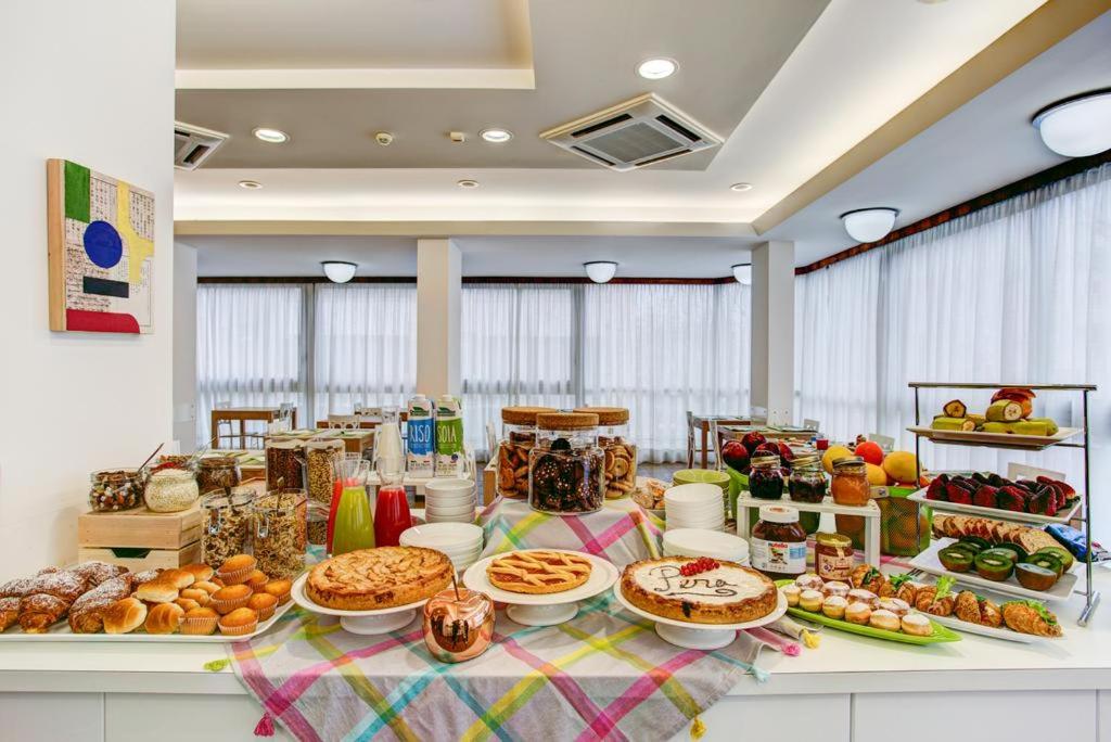 Hotel Konrad — Restauracje i bary in Rimini, Emilia-Romania