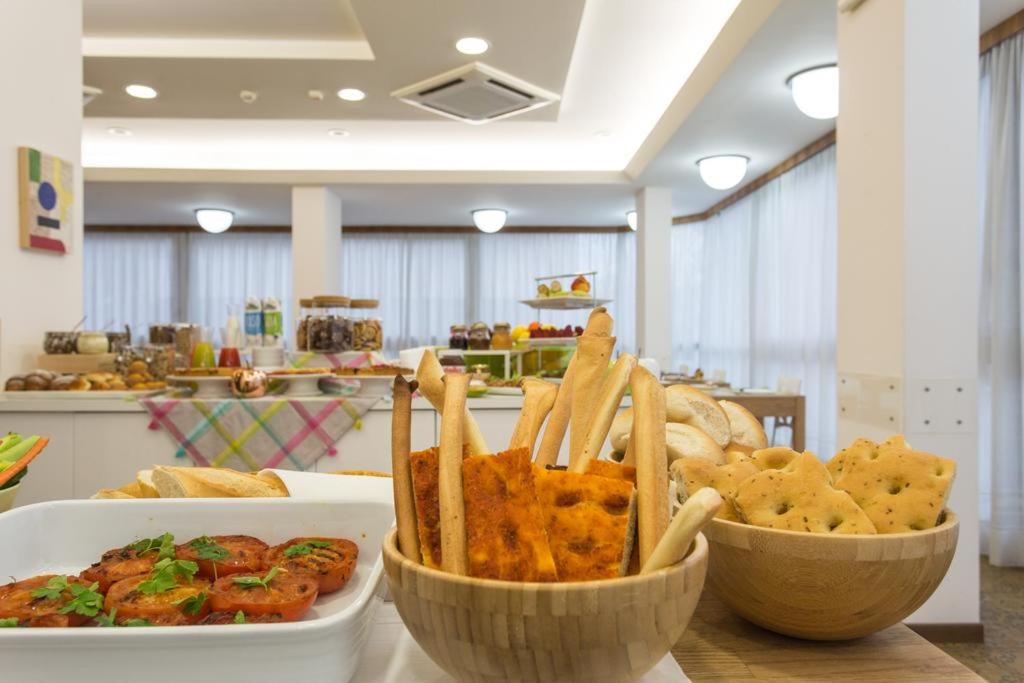 Hotel Konrad — Restauracje i bary in Rimini, Emilia-Romania