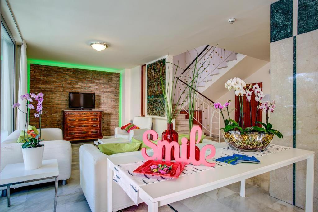 Hotel Konrad — Obiekt in Rimini, Emilia-Romania