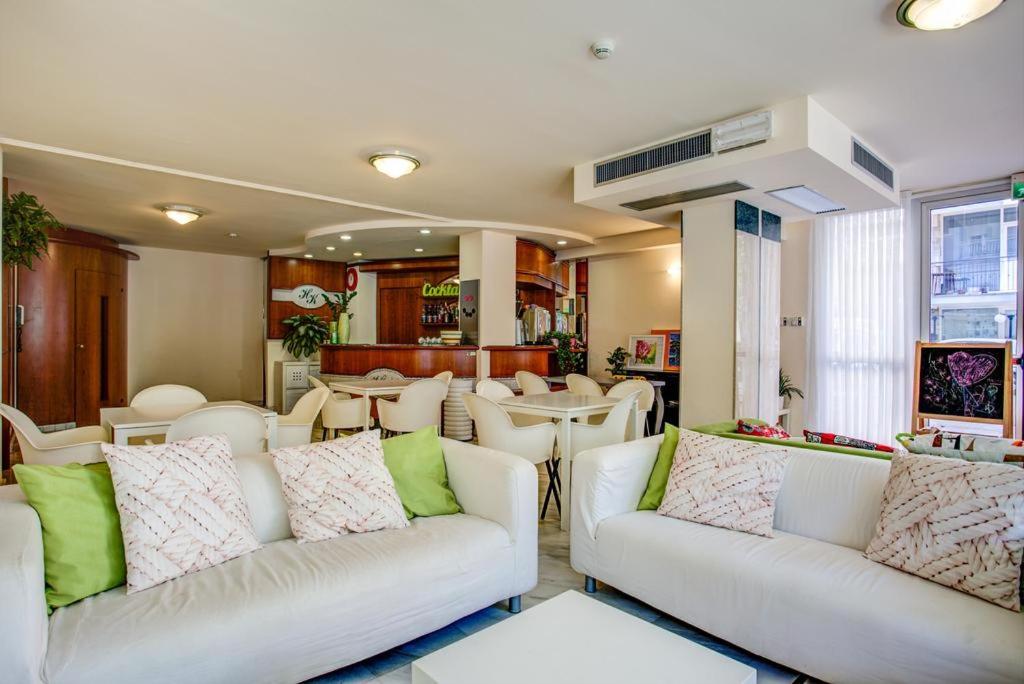 Hotel Konrad — Pokoje in Rimini, Emilia-Romania