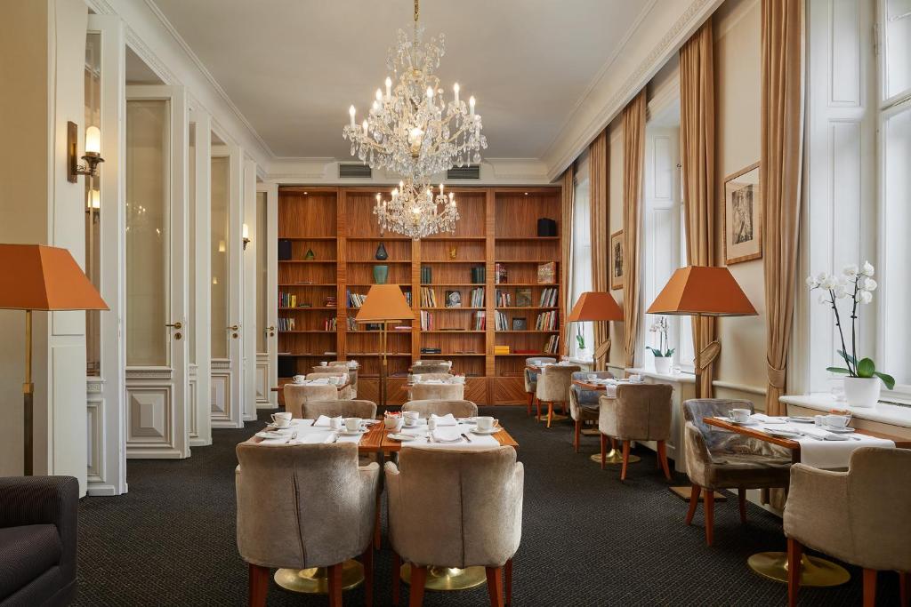 Bar/lounge, Ventana Hotel in Prague