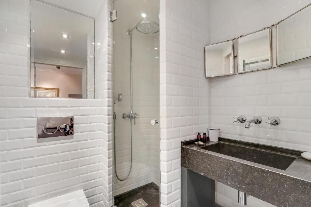 Pick A Flat's Apartments in Saint Germain - Paul-Louis Courier photo