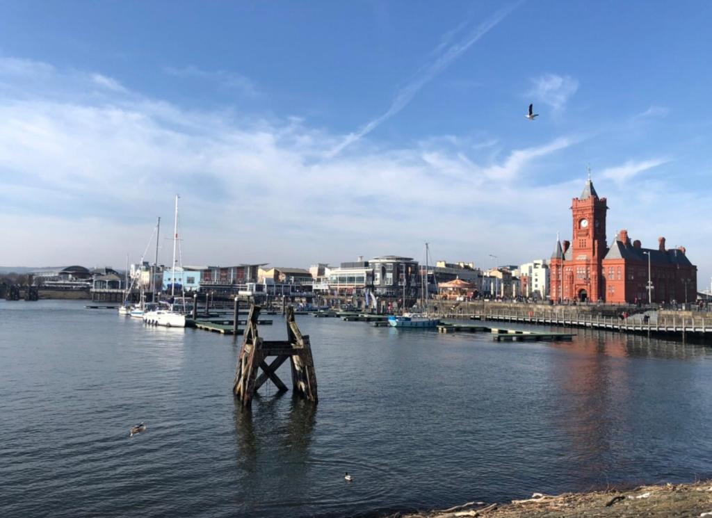 Quayside Apartment in Cardiff Bay photo