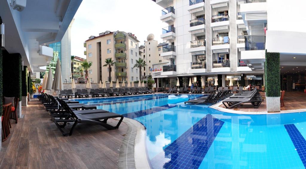 Oba Star Hotel - Ultra All Inclusive — Swimming pool in Alanya