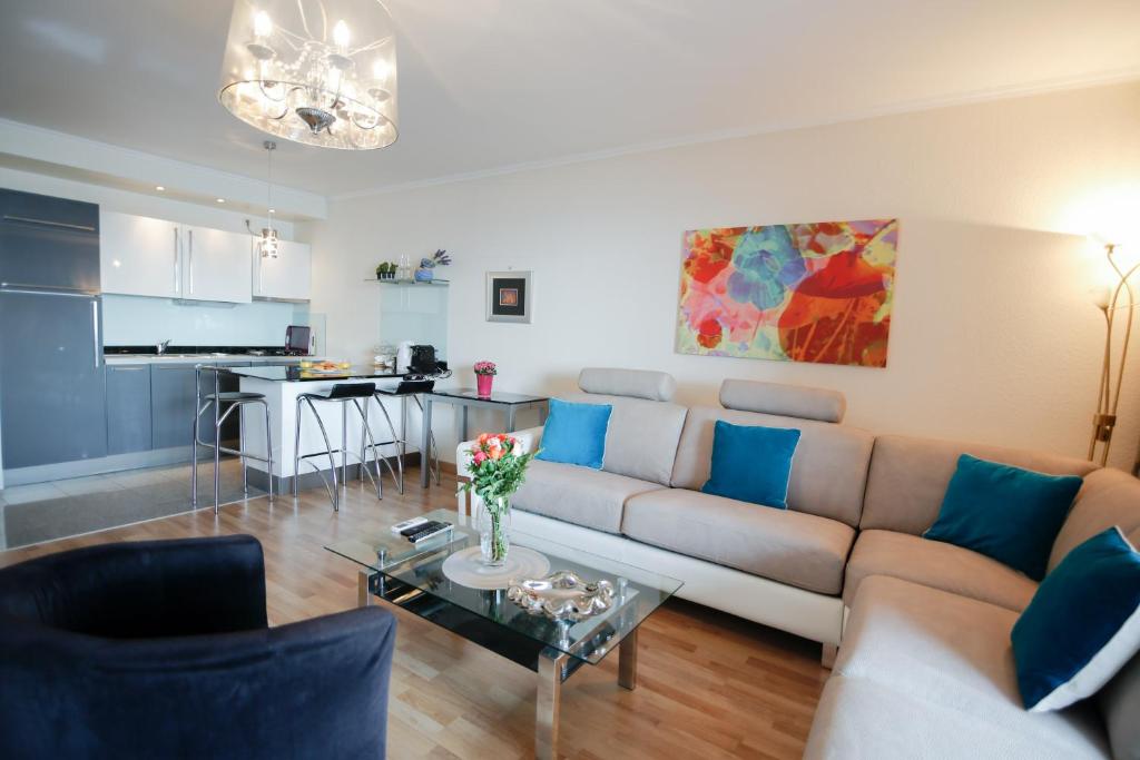 Sea view luxury apartment 전경