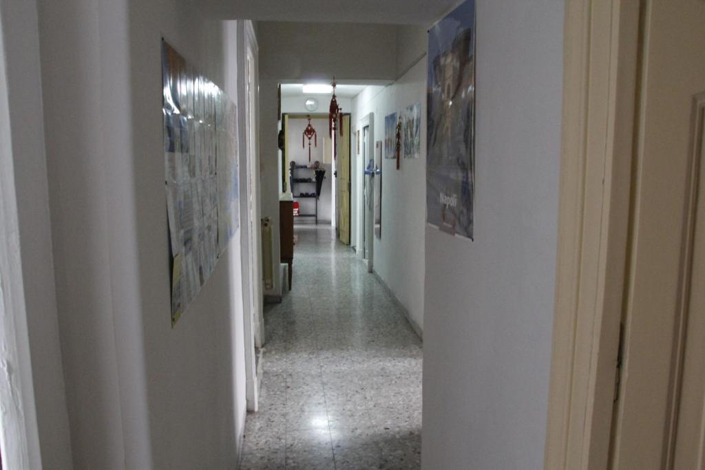 Basic 8 Bed Mixed Dorm (share Bathroom) photo