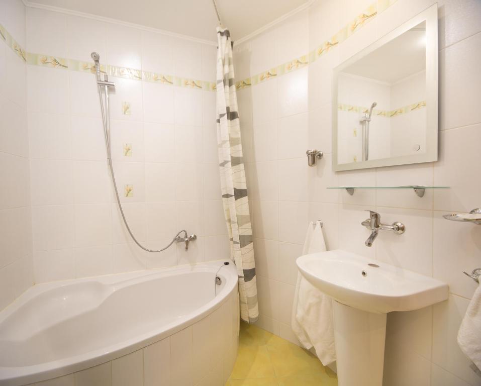 Hotel Apartments Adresa photo