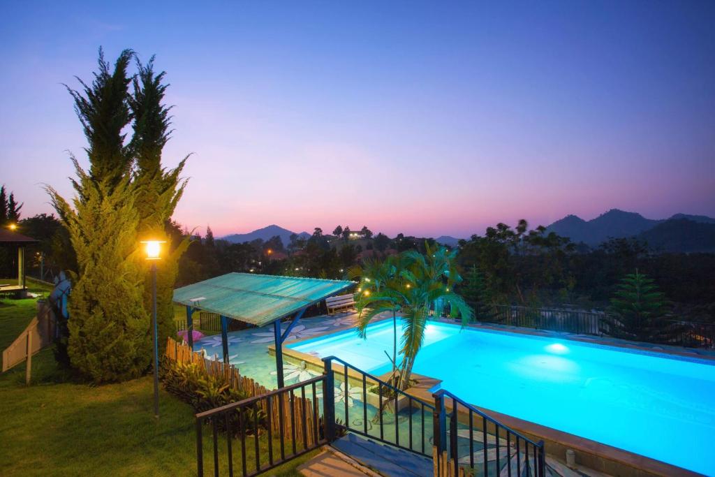 Swimming pool, TonSilp Art Home in Khao Yai