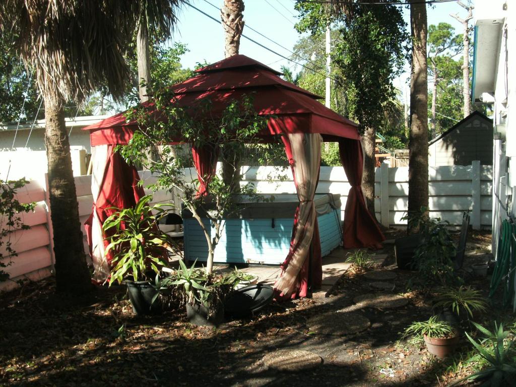 Newly Furnished Large Clean Quiet Private Unit photo