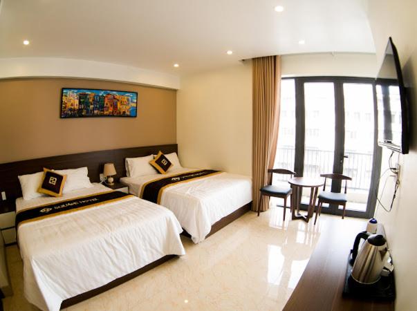 Square Hostel photo