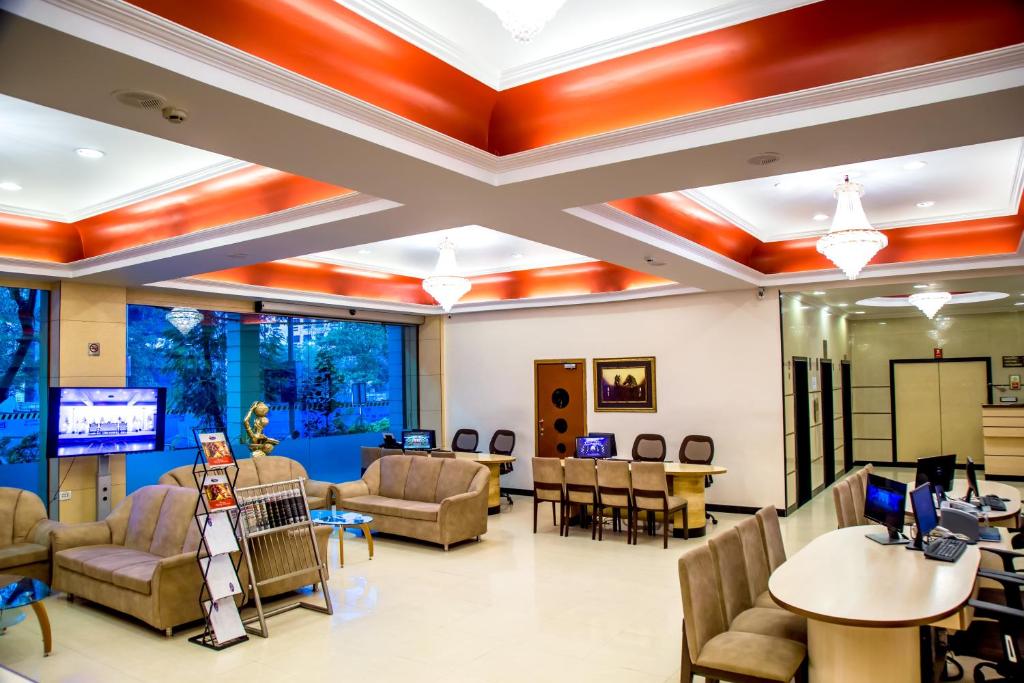 Hotel Tip Top Plaza photo