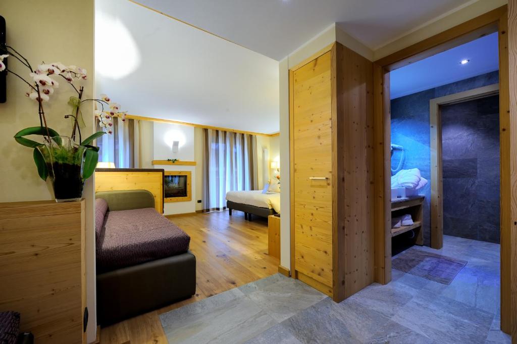 Junior Suite with Balcony