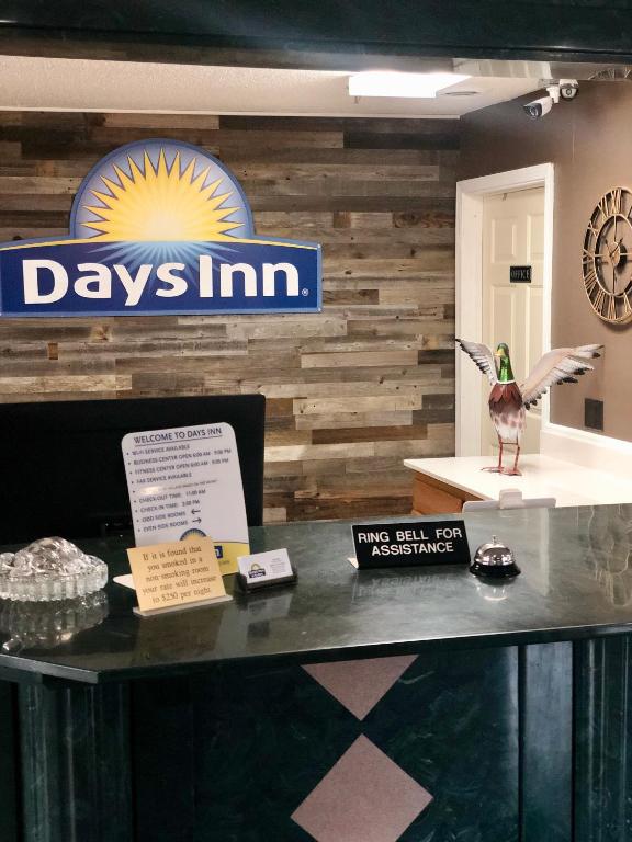 Days Inn & Suites by Wyndham Stuttgart photo