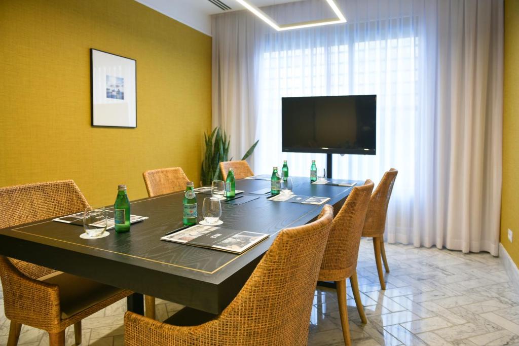 Hotel Facility 1