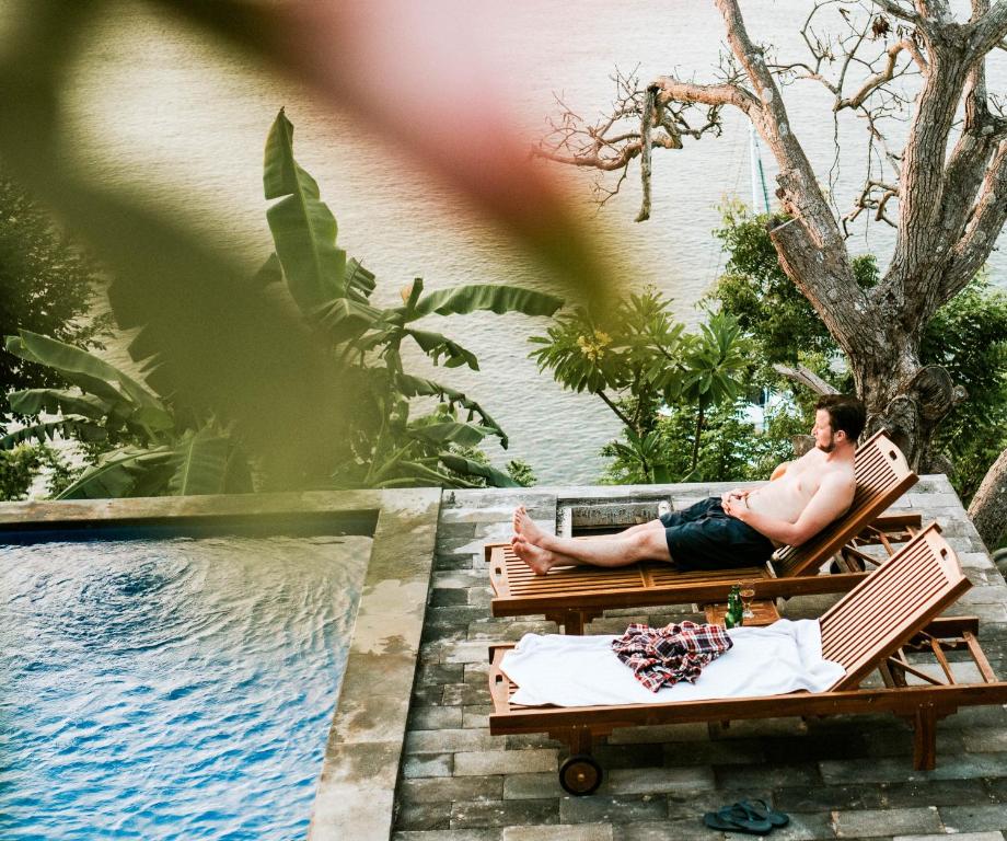 スイミングプール