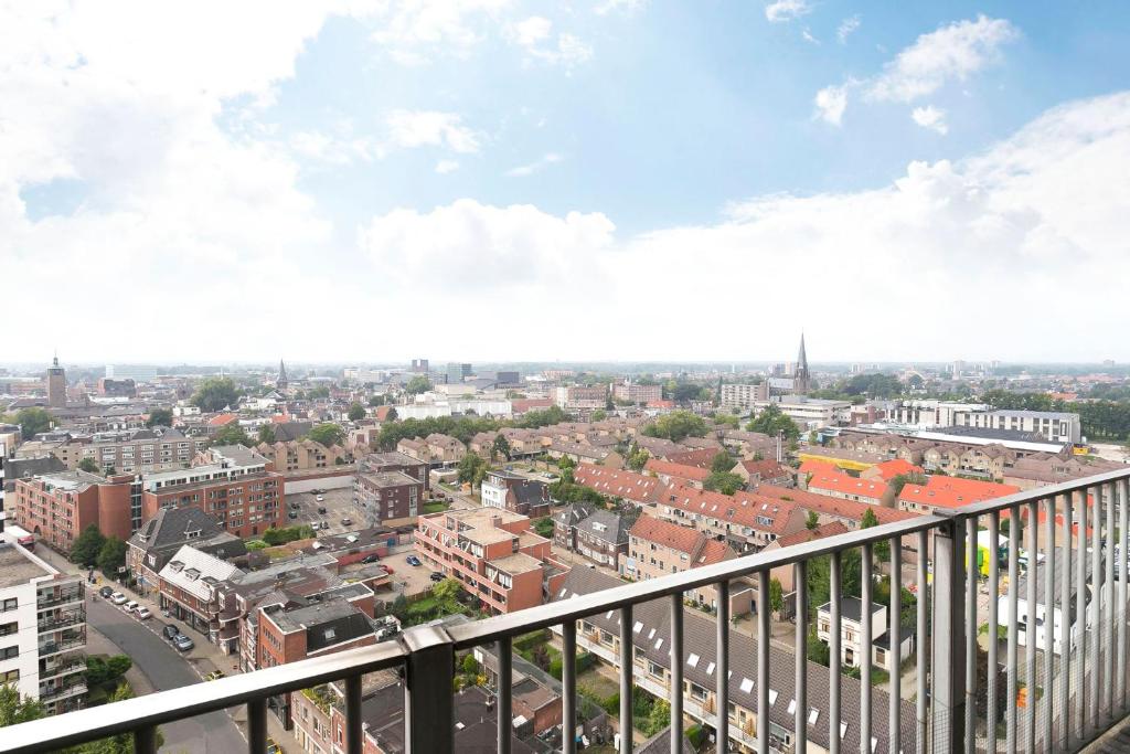 City centre apartment with a beautiful view expat Enschede book