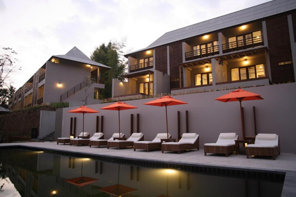 Swimming pool, Yoma Hotel in Pai