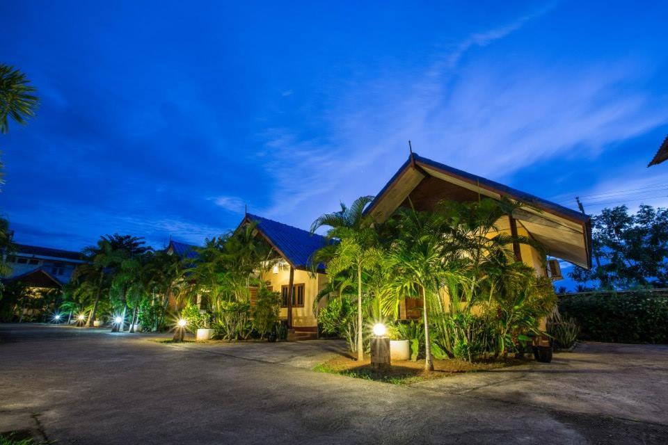 Family Resort Chumphon photo