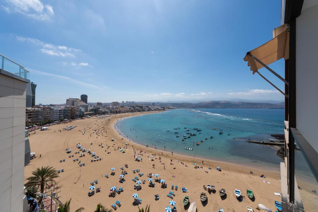 Lovely balcony sea views By CanariasGetaway - 3