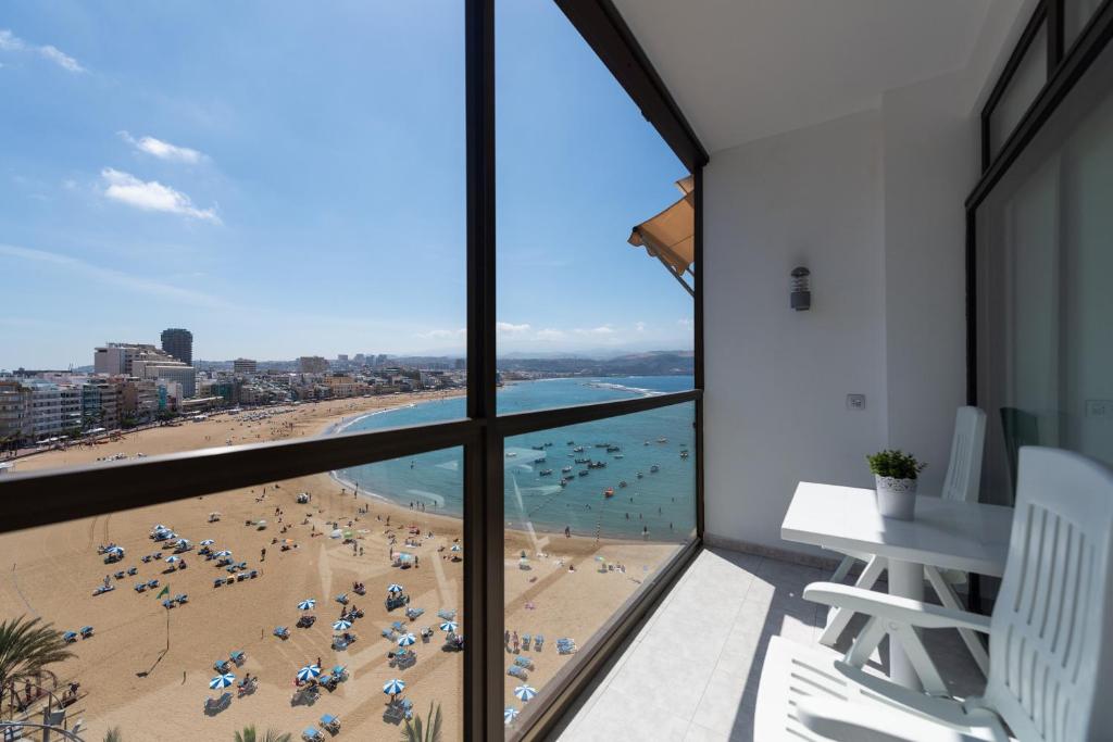 Lovely balcony sea views By CanariasGetaway - 1