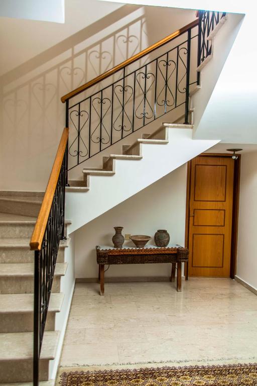 6 bdr villa with TENNIS COURT photo