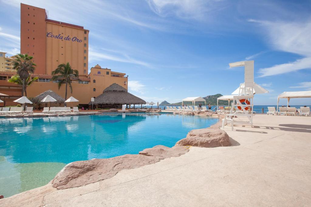 Costa de Oro Beach Hotel - 2