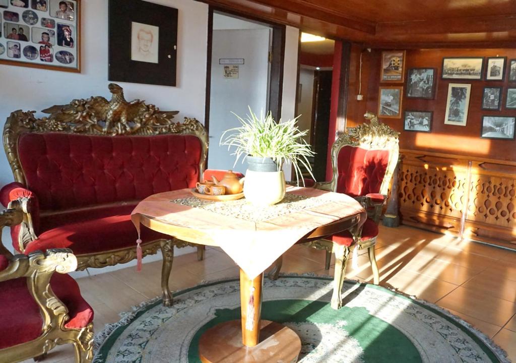 Badjoeri Ethnic Wooden Homestay