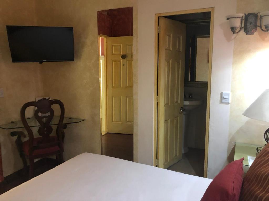 Hotel Elena - 4