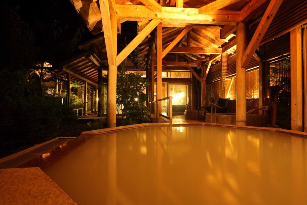 Hot spring bath