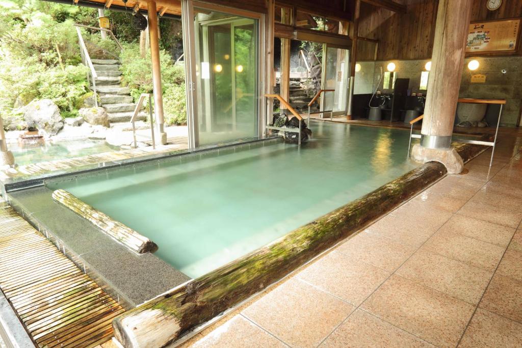 Hot spring bath