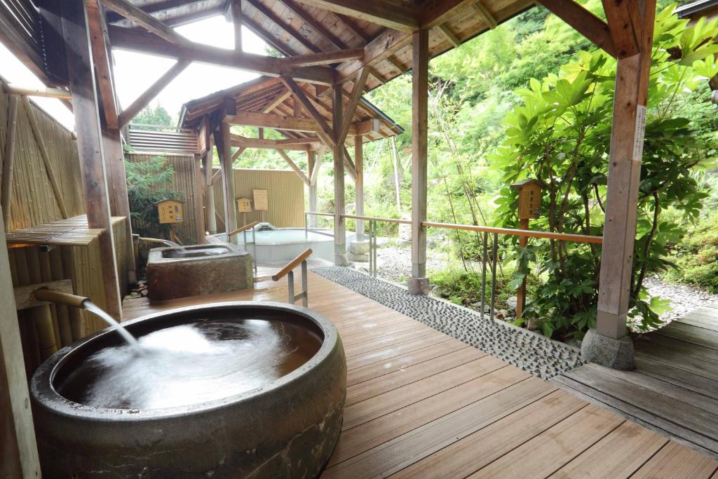 Open air bath