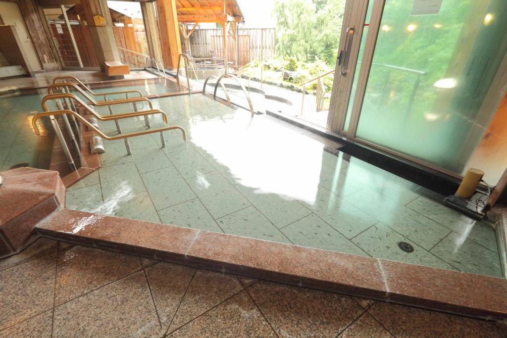 Hot spring bath