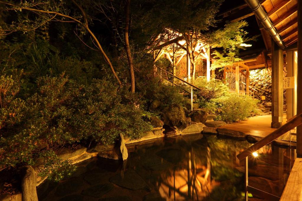 Hot spring bath