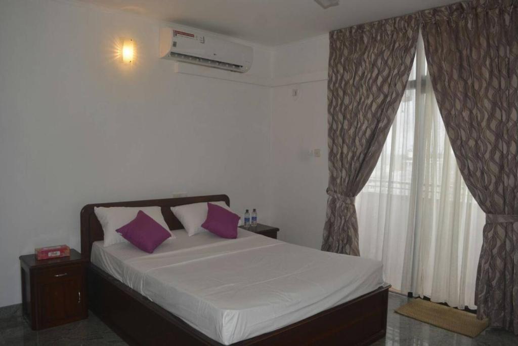 Bambalapitiya Apartments for Rent, Sri Lanka price from 37