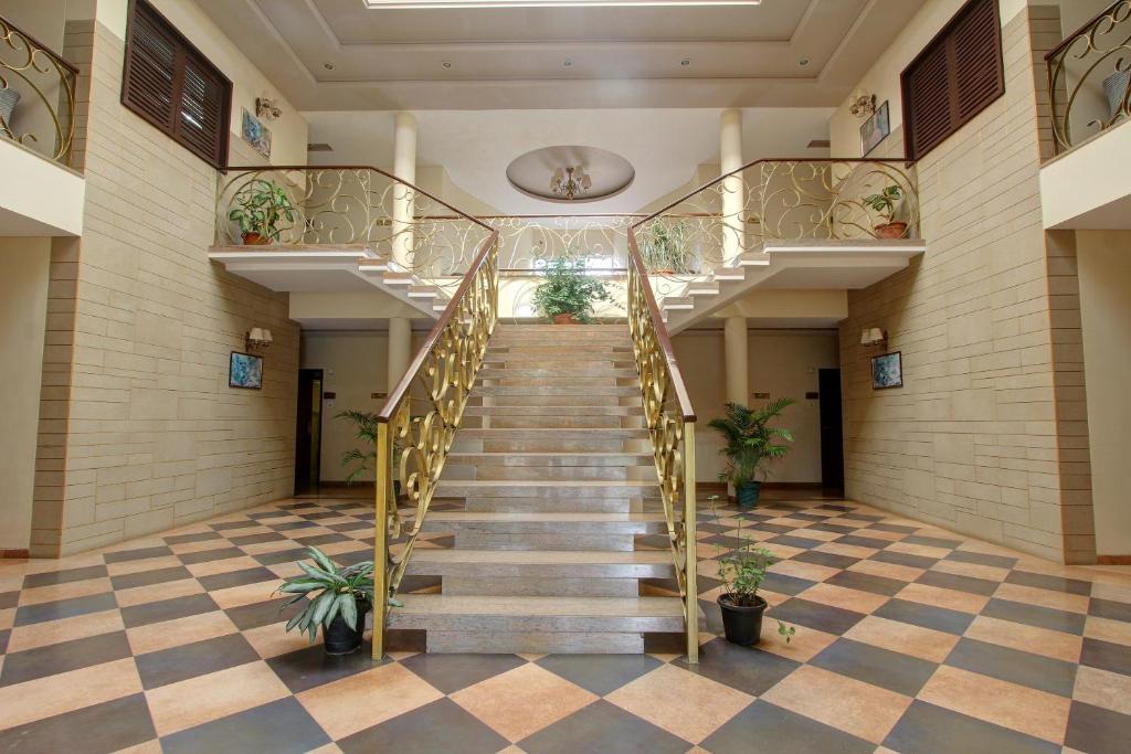Lobby, Golden Amoon Resort in Bangalore