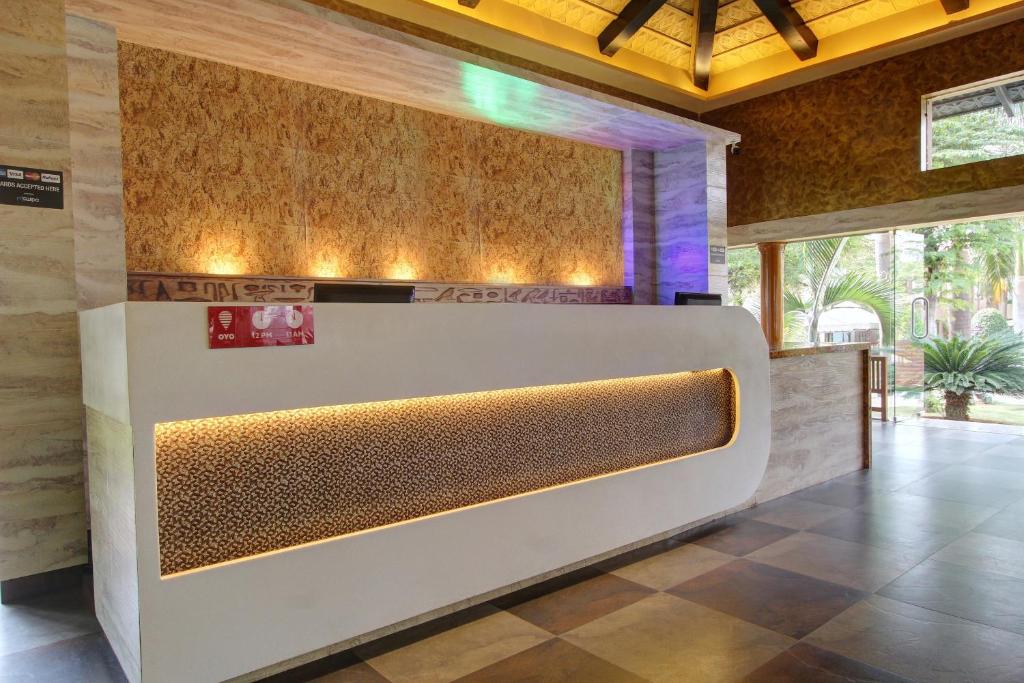 Lobby, Golden Amoon Resort in Bangalore