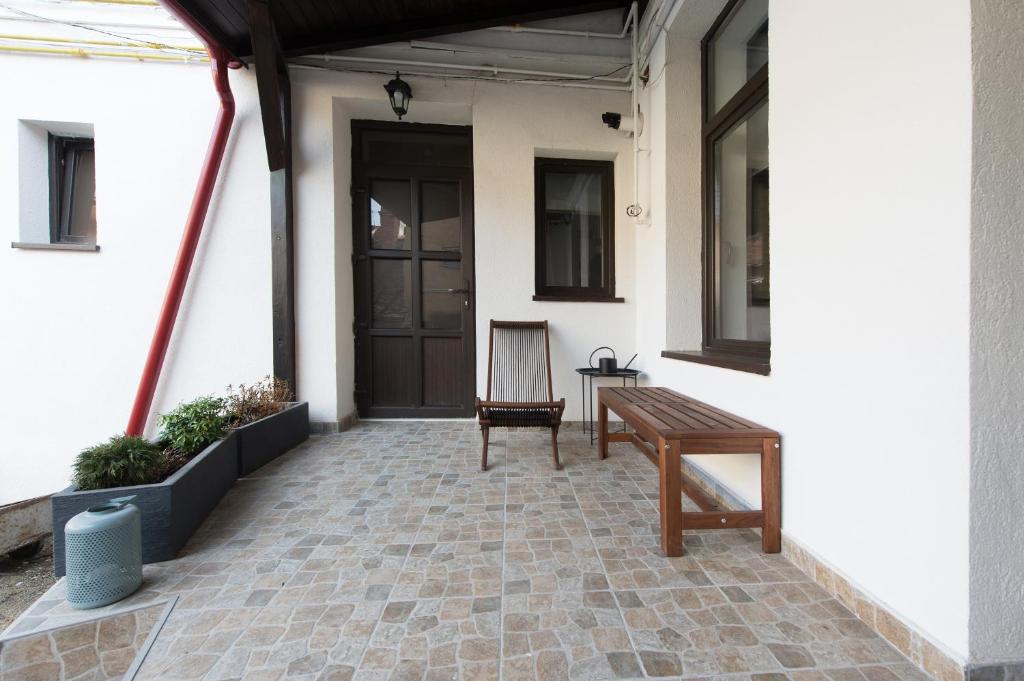Gorgeous Brasov Flat with Patio and Mountain Views photo