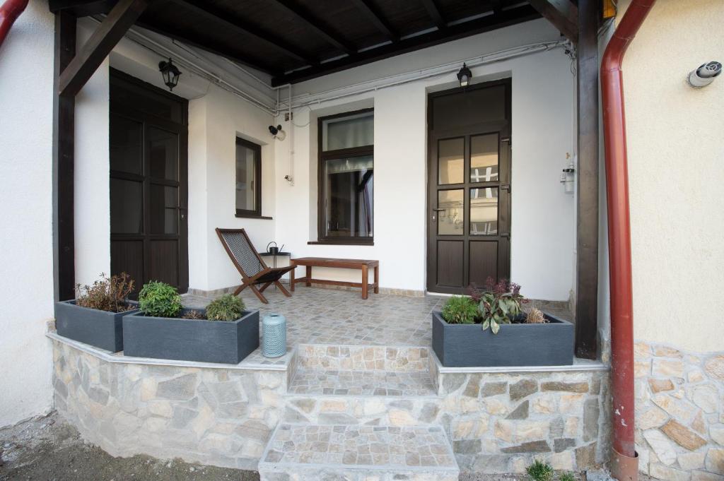 Gorgeous Brasov Flat with Patio and Mountain Views photo