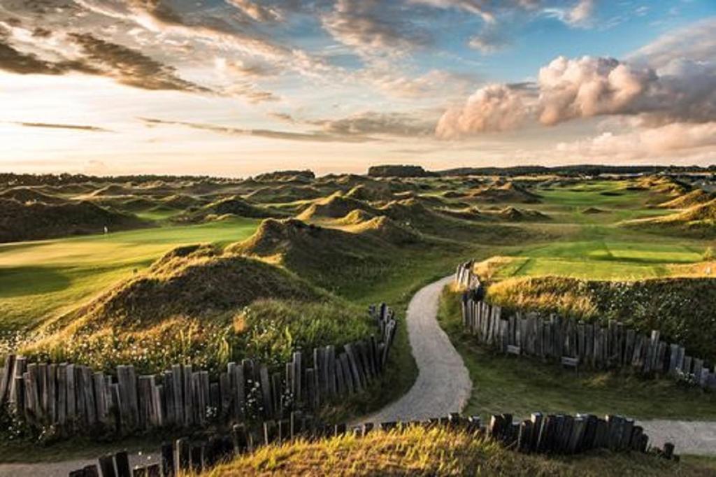 Golfiväljak [kohapealne]