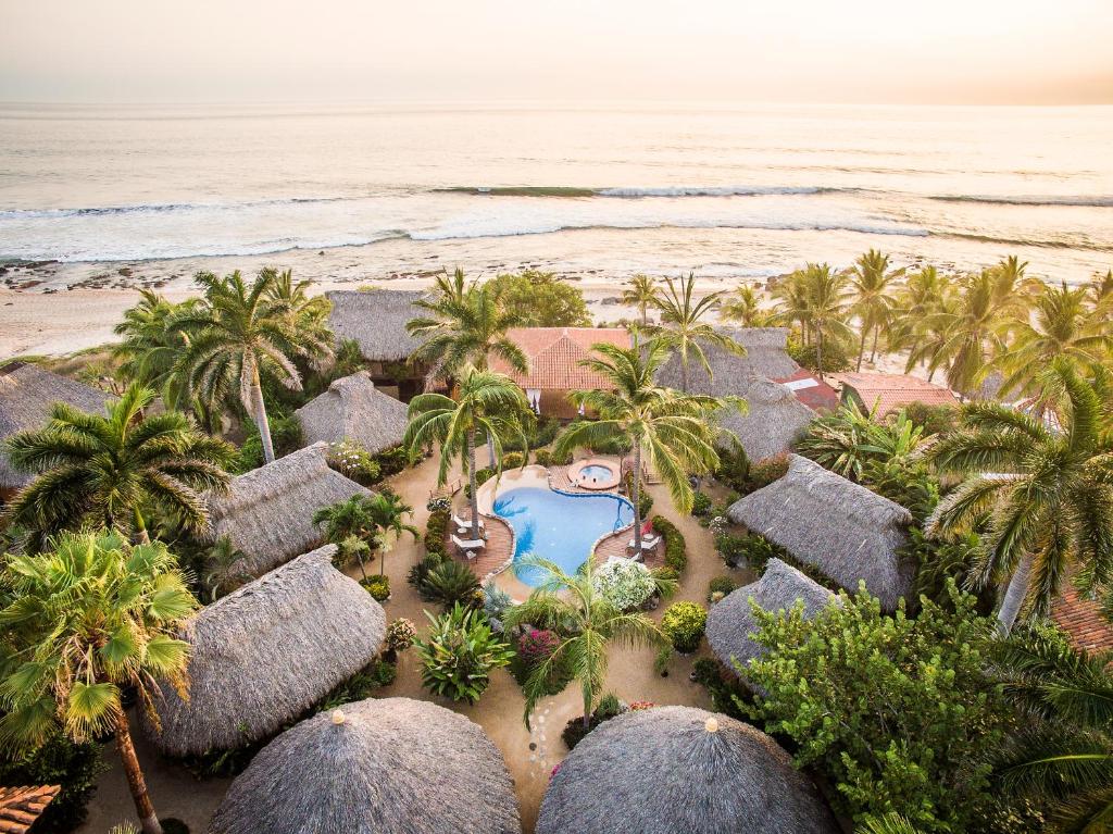 Present Moment Retreat — Hotel in Troncones