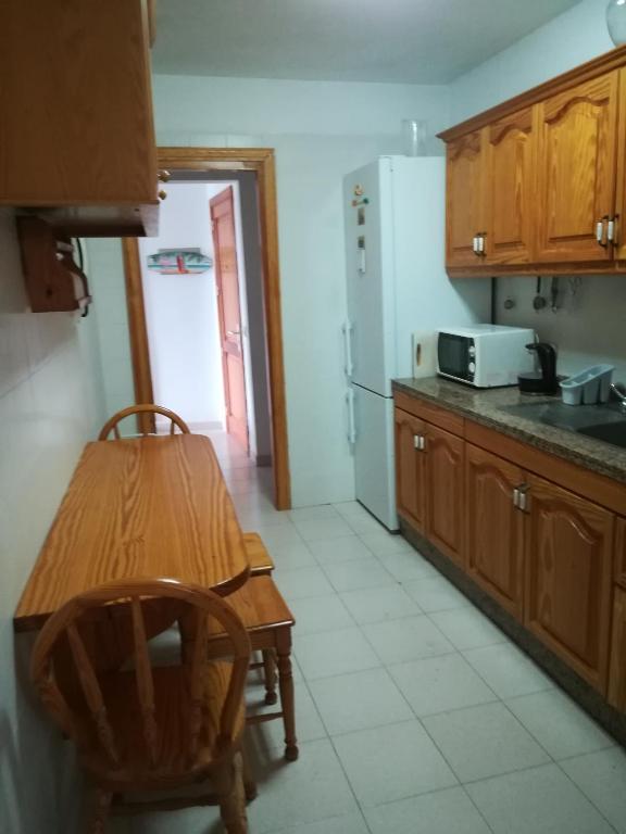 Large beachfront apartment Medano - 5