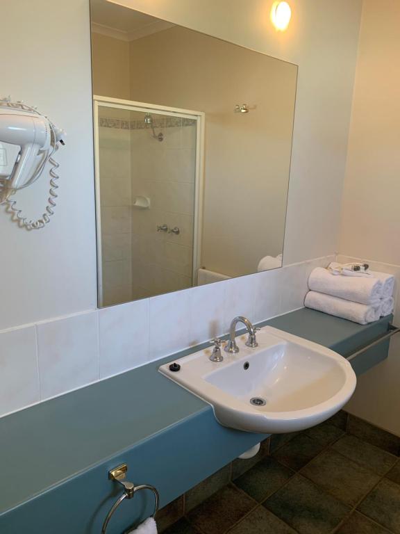 Arthur Phillip Motor Inn photo