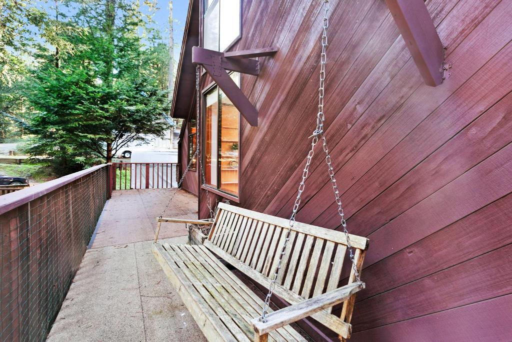 Popular attractions Area Nearby Property