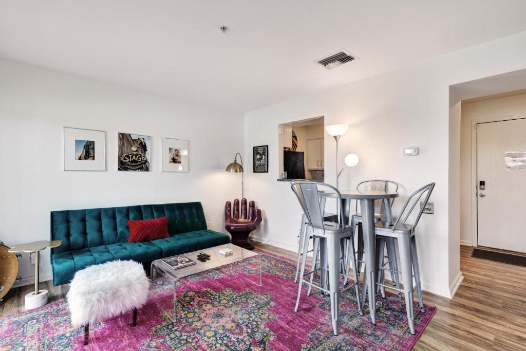 Nash-Vegas Oasis — Hotel in Nashville (TN)