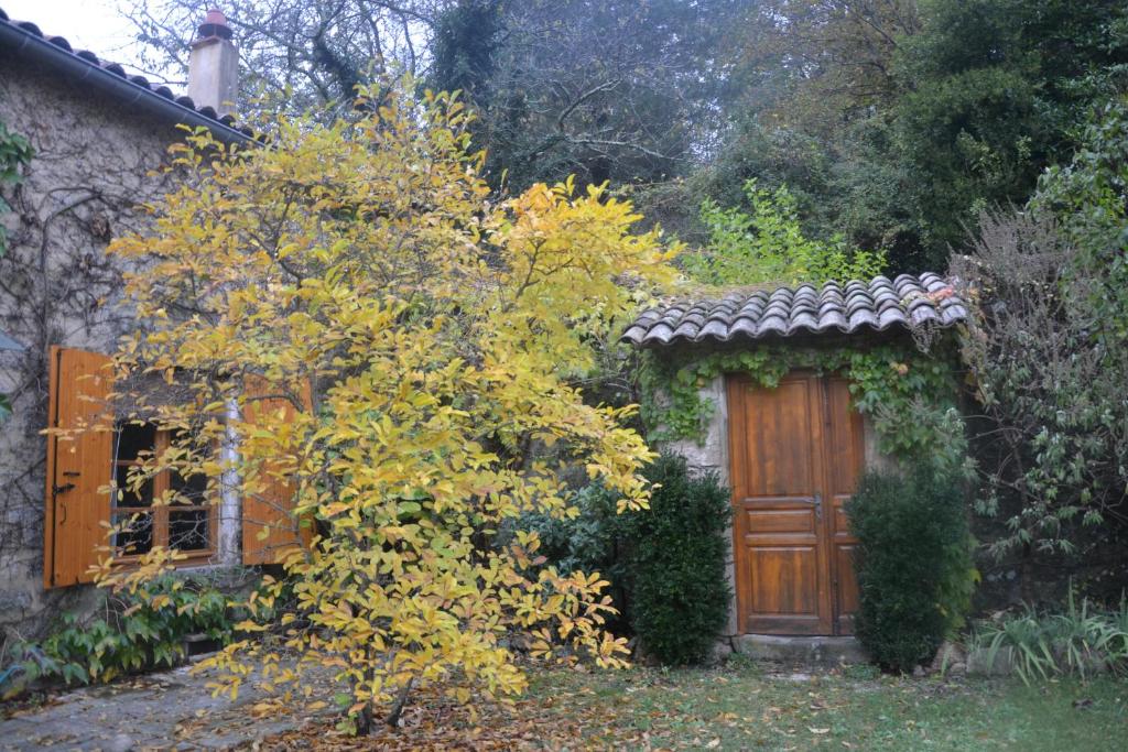 Le couvent cote jardin photo